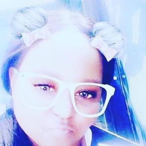 Meet your Posher, Latoya